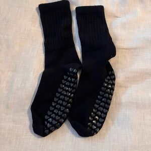 Black Non-Slip Pilates Grip Crew Socks